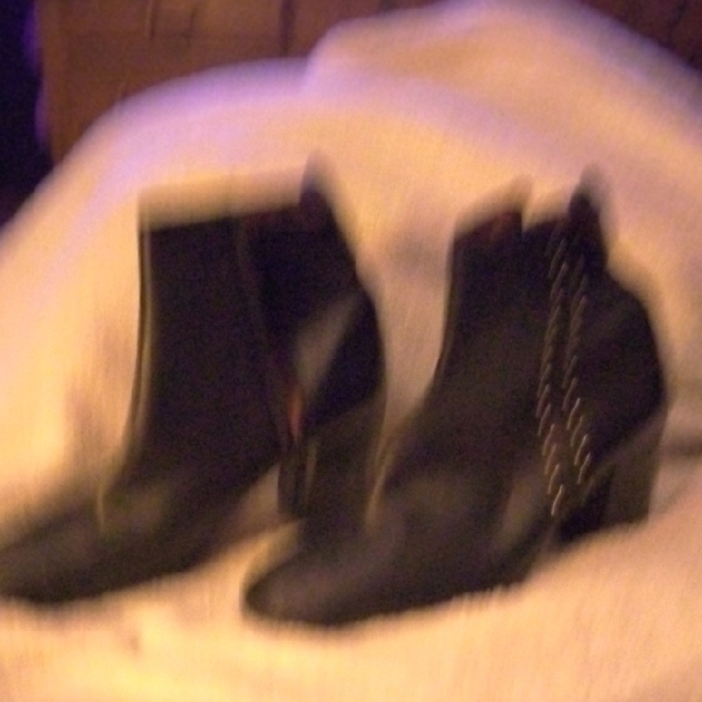 Chic Black Ankle Boots with Chain Detail